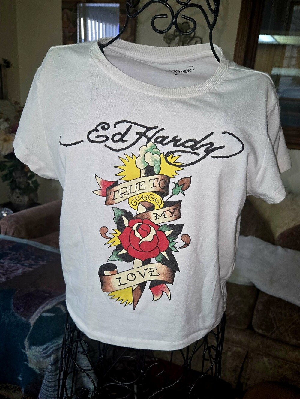 ED HARDY crop T Shirt Sz L.